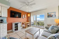 Balcony Suite with Ocean View and Full Kitchen - Colorful Coastal Retreat Hotels in Crescent Beach