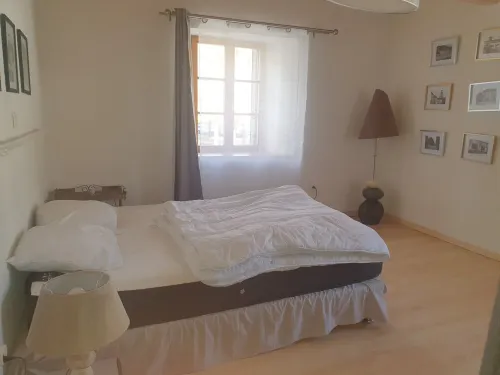 Cosy, newly renovated gîte, very close to the town center but in a quiet location