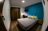 Carlito′s Way Food & lodging