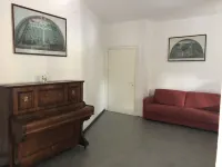 At 50 meters from a crystal clear sea, cozy villa with large garden