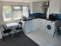 20 mins Heathrow,15 mins Elizabeth line, 20 mins Wembley, 25 mins Central London