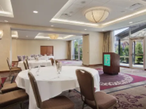 Embassy Suites by Hilton Buffalo Hotel di Buffalo