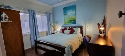 Unit 2 - Lovely, peaceful 1 bedroom unit - Wanda Beach & Cronulla Golf Links Hotels near Cronulla & National Park Ferry Cruises