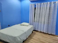 Exquisite 5-Bedroom House with free Parking