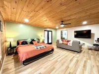 Unique & Cozy Getaway Cabin King Bed Only 15Min from Town Hotel a Cumberland County