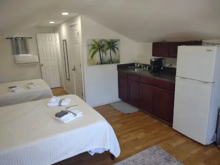 The Palms Oasis -  Pool Getaway - Sleeps 14 - Central I-4 & 75