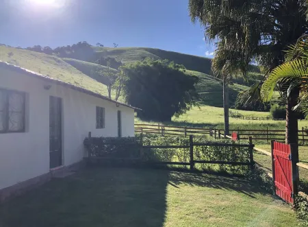 Cozy loft on a farm in Conservatória - we accept pets! Отели в г. Валенса