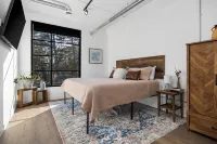 TC 2 BR Condo w/Rooftop Hot Tubs, Top Location, Dog Friendly!