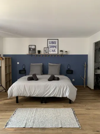 Gîte de Charme 4, Capacité Jusqu'à 15 Personnes. Au Calme, Idéalement Situé