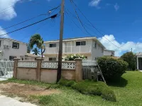 Cozy 2-bedroom townhome in peaceful Bimini with AC, WiFi