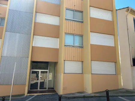 Ideal location Отели в г. Бандоль