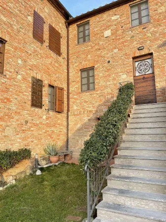 The refuge in the Crete, a beautiful apartment nestled in the Sienese countryside Отели рядом с достопримечательностью «Accona desert»