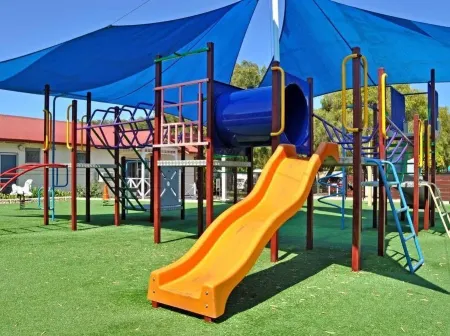 Emu Beach Chalets Отели в г. Эму Пойнт