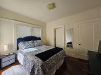 Cozy Single Level Home in Quiet Walkable Neighborhood. Washer and Dryer in Unit!