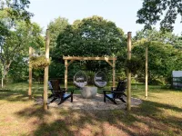 3Bed/2Bath home with new interior design, & backyard Oasis. Minutes to the lake! Hotels in Cornelius