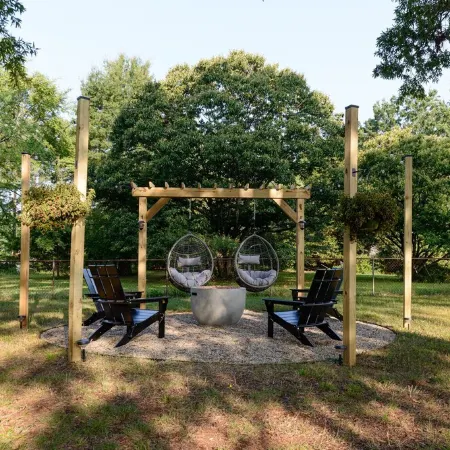 3Bed/2Bath home with new interior design, & backyard Oasis. Minutes to the lake!