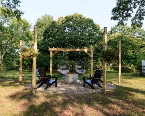 3Bed/2Bath home with new interior design, & backyard Oasis. Minutes to the lake! Hotels in Cornelius