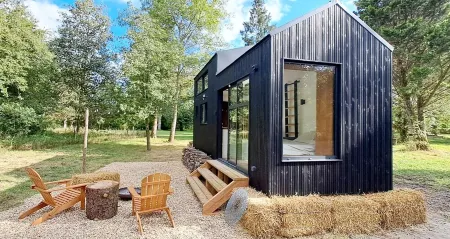 The Minimalists, Tiny House in the heart of Sologne Отели в г. Линьи-ле-Рибо