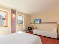 Ibis Styles le Puy-en-Velay Hotels near Musee Crozatier