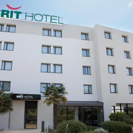 Brit Hotel Nantes la Beaujoire Parc Expo Отели рядом с достопримечательностью «Станция Haluchère-Batignolles»