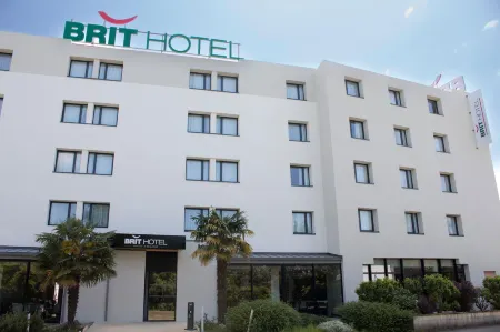 Brit Hotel Nantes la Beaujoire Parc Expo Отели рядом с достопримечательностью «Le port aux cerises»