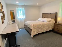 1-bedroom apartment with AC, WiFi walking distance to downtown Penn Yan Hotels in Penn Yan