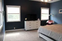 Charming 3-bedroom house: Winona Lake Front Hotels in Warsaw