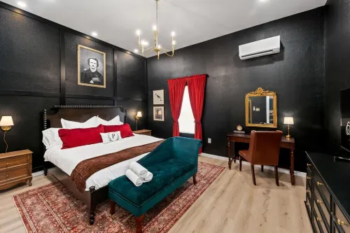 Downtown SA Manor -Unique Stay w/ Heated Pool, Hot Tub, Movie Room