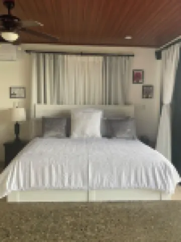 Villa Del Mar 3. 180 Ocean View, Gated Community