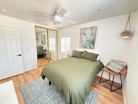 Lovely 3-bedroom house in South Gate