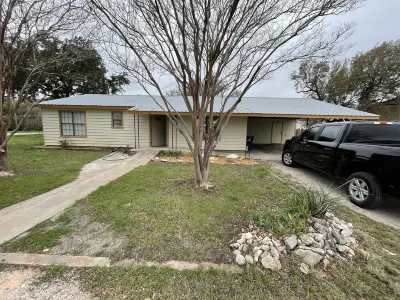 Newly remodel home. Hotels near Doeskin Ranch