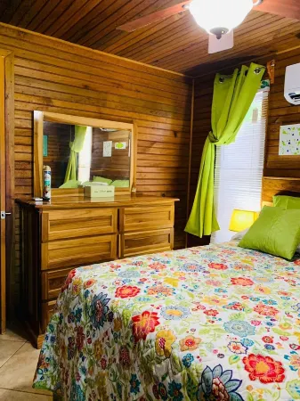 Beautiful 1 Bedroom Cottage With Oceanview Отели в г. Хосе Сантос Гуардиола