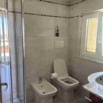 Charming 1-bedroom apartment in welcoming Lido di Ostia with AC Rooms