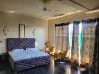 Bungalow with Swimming pool n pool table 4 BHK Villa , WiFi, Mohali Chandigarh
