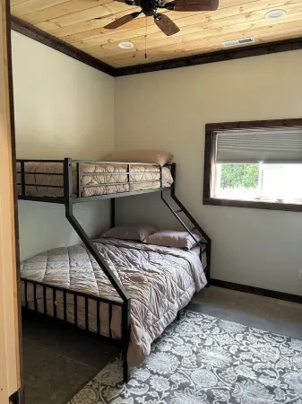 20 acres Bunkhouse in Emporia, KS