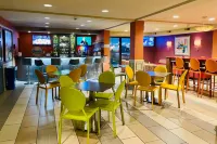 Clarion Inn & Suites - breakfast