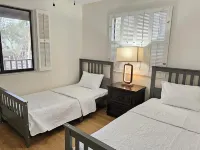 Alafia River Waterfront Tranquil Cabin Hotels in Riverview