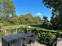 Luxury holiday cottage, stunning views, and hot tub. Hotel di 