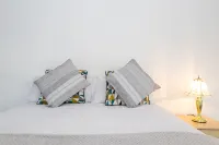 Lovely house close to restaurants and shops. 7 minutes from Manchester Airport. Hotels in Cheadle