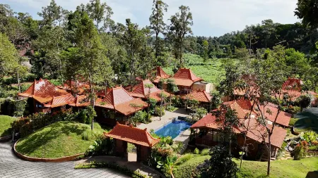 Karenina Agung Resort Semarang Отели в г. Gunung Pati