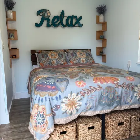 Charming pet friendly studio 350 feet away from the Rodanthe Pier and the beach.