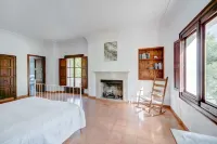 CLASSIC FIRST LINE VILLA IN CALA RATJADA