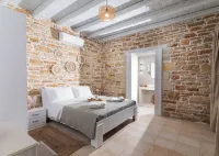 Quiet 2 bedroom and 2 bathroom villa with a big infinite swimming pool