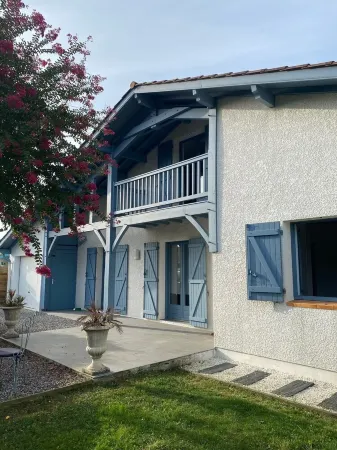 Basque house with swimming pool Отели в г. Сеньосс