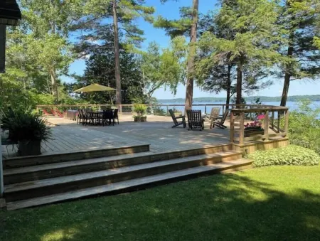 Waterfront Cottage | 1hr from Toronto