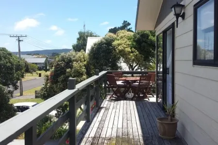 I love Whangamata Getaway Отели рядом с достопримечательностью «Уангамата Бич»