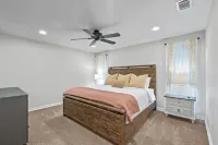 Cozy Modern 3 Bed 2 Bath Home - Round Rock / Austin Hotels in Round Rock