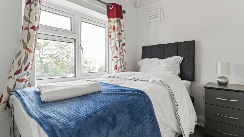Cosy 3-bedroom house suitable for short or long stay in the city of Walsall