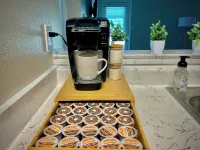 KINGbed,pool,great location, perfect for workers