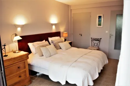 Cassis apartment near beaches & port, panoramic view, aircon, private parking Отели рядом с достопримечательностью «Route des Crêtes»